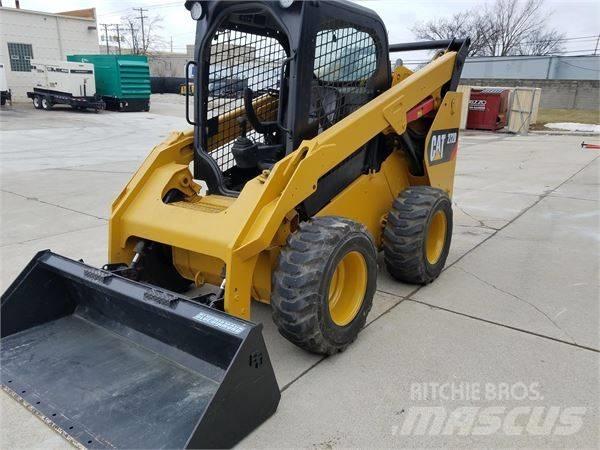 CAT 272 D Minicarregadeiras