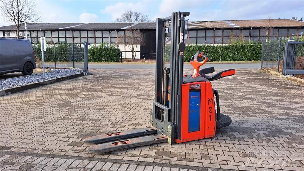 Linde L14AP Empilhador para operador externo