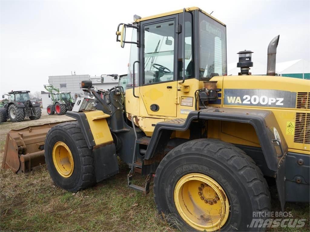 Komatsu WA 200 PZ Carregadeiras de rodas