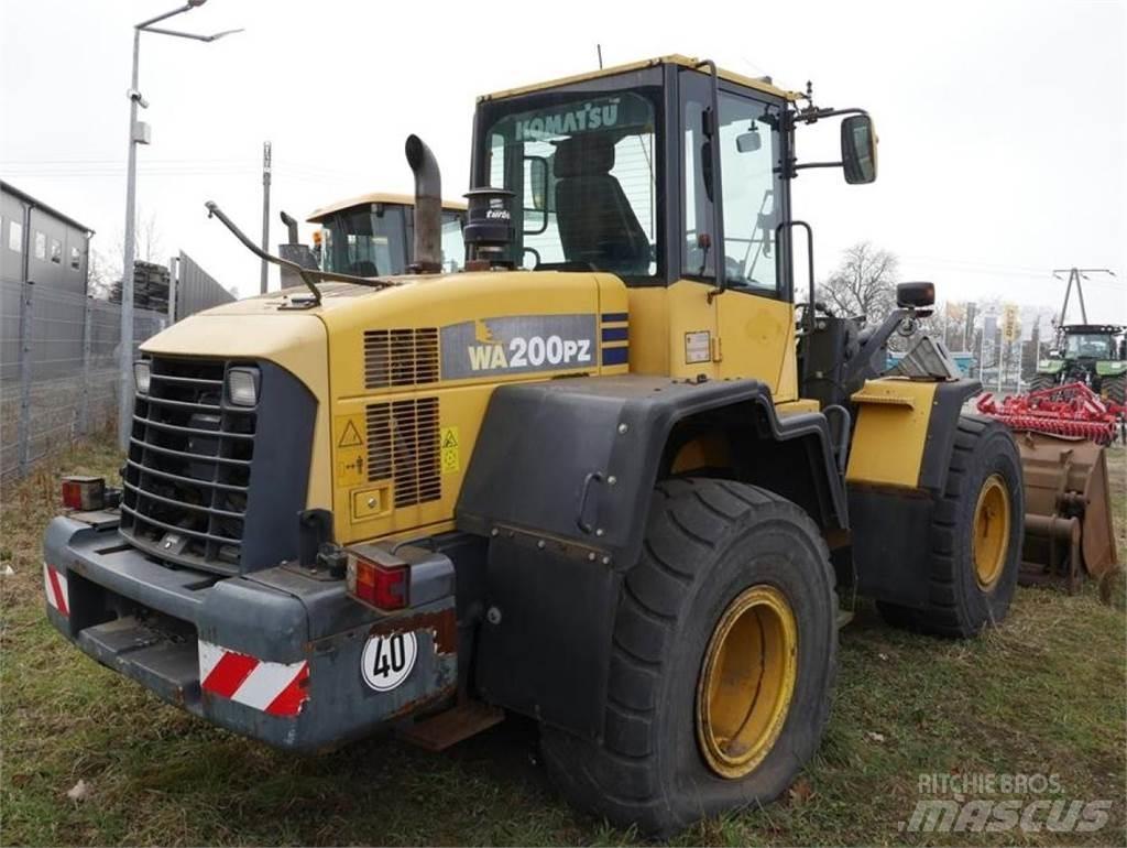 Komatsu WA 200 PZ Carregadeiras de rodas