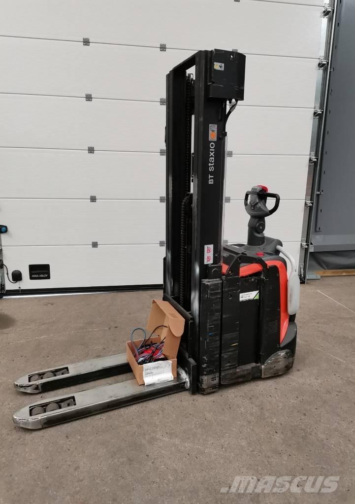 Toyota SPE140L Empilhador para operador externo