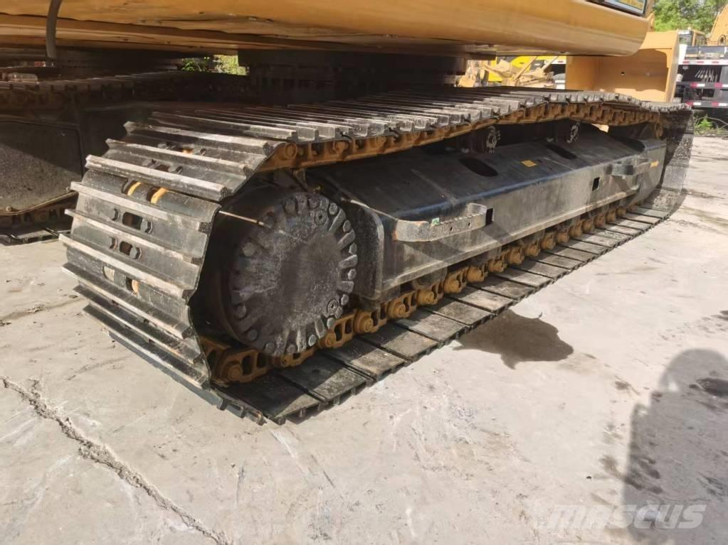 CAT 320D2 Escavadeiras de esteiras