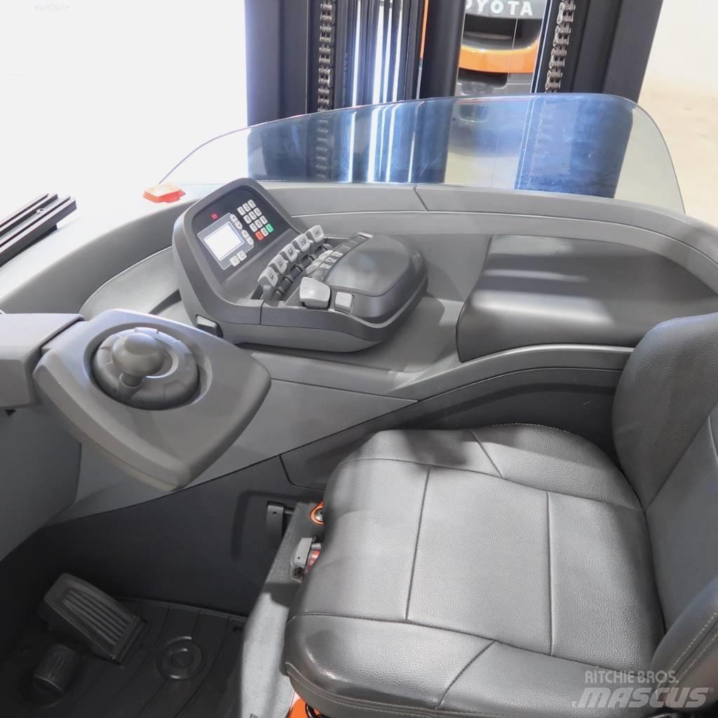 Toyota RRE200HC Empilhadores Elevadores
