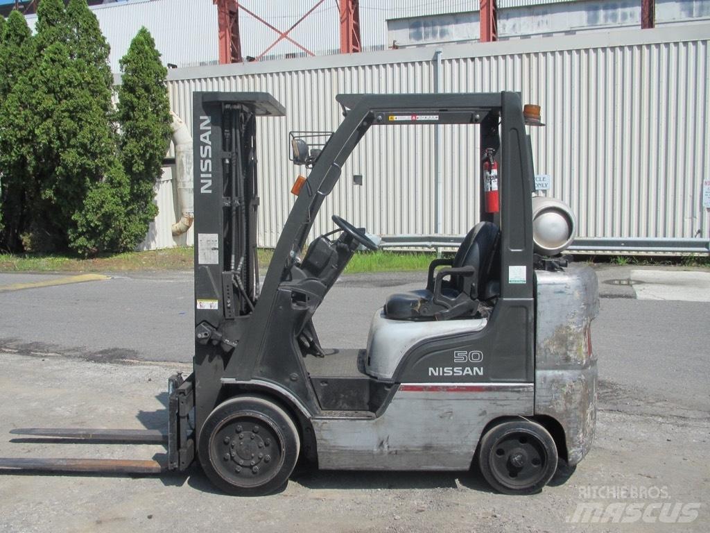 Nissan MCP1F2A25LV Empilhadores todo-terreno