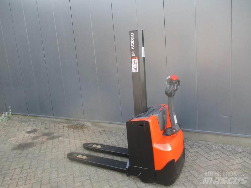 BT SWE 080L Empilhador para operador externo
