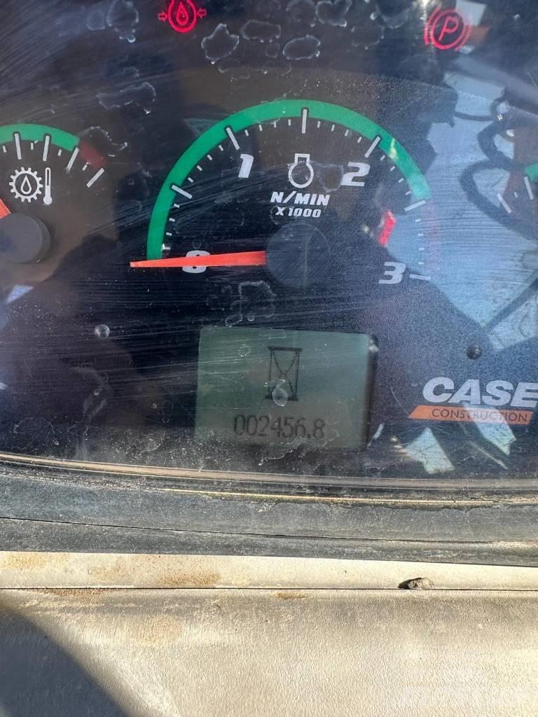 CASE 580 N Retroescavadeiras