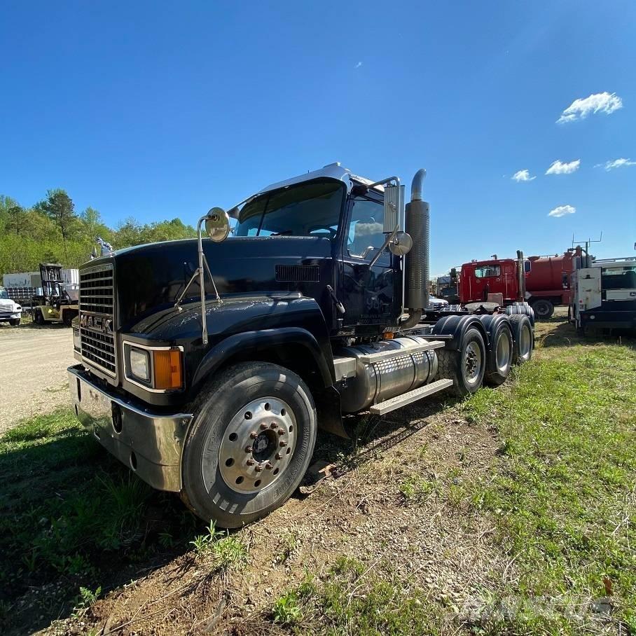 Mack CHN613 Cavalos Mecânicos