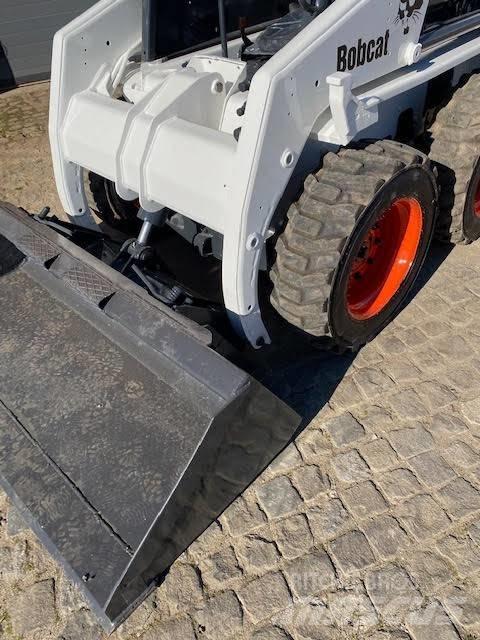 Bobcat S 130 Mini carregadoras