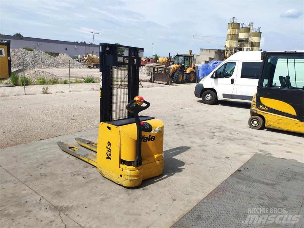 Yale MS14 AC Empilhador para operador externo
