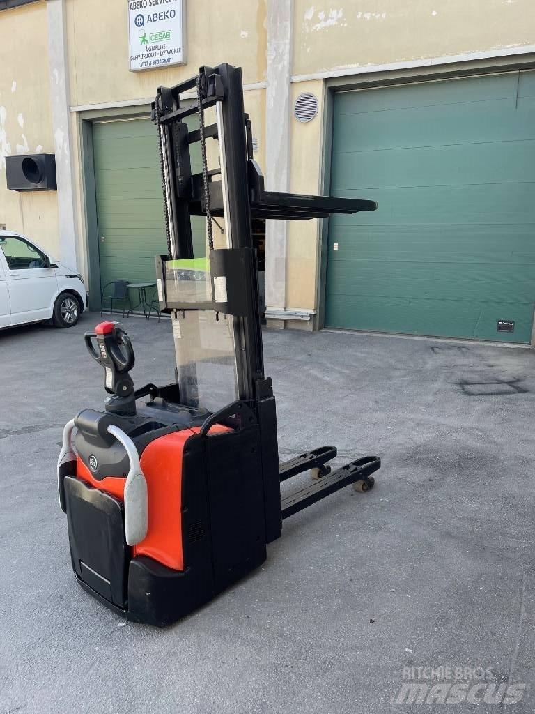 BT SPE 200 D Empilhador para operador externo
