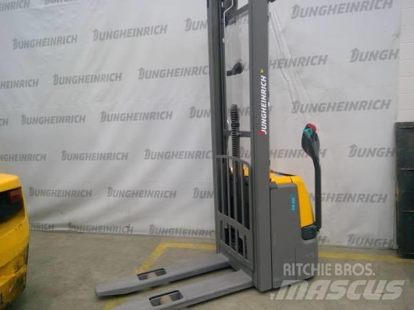 Jungheinrich EJC 112 Empilhador para operador externo