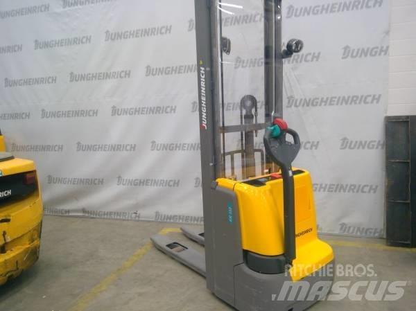 Jungheinrich EJC 112 Empilhador para operador externo