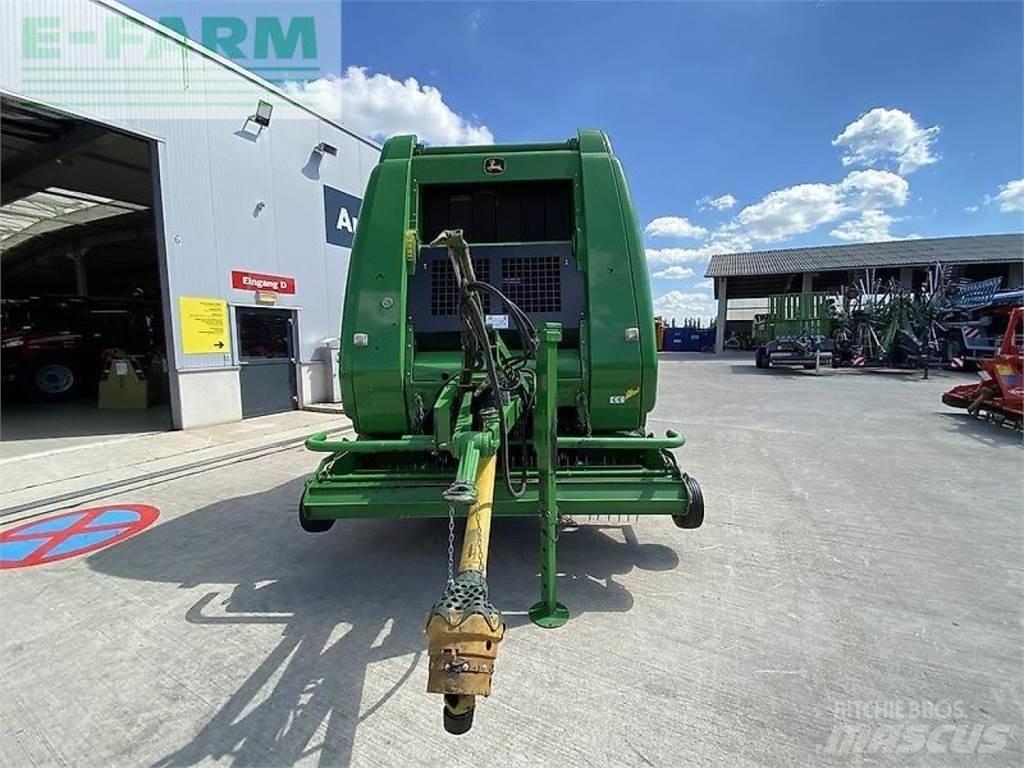 John Deere 864 Enfardadeira de fardos quadrados