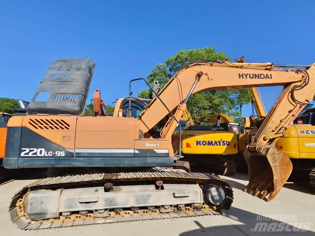 Hyundai Robex 220 LC Escavadeiras de esteiras