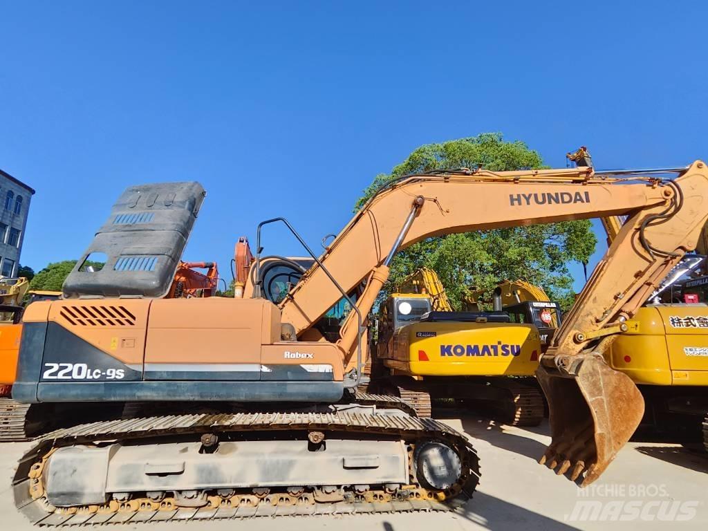 Hyundai Robex 220 LC Escavadeiras de esteiras