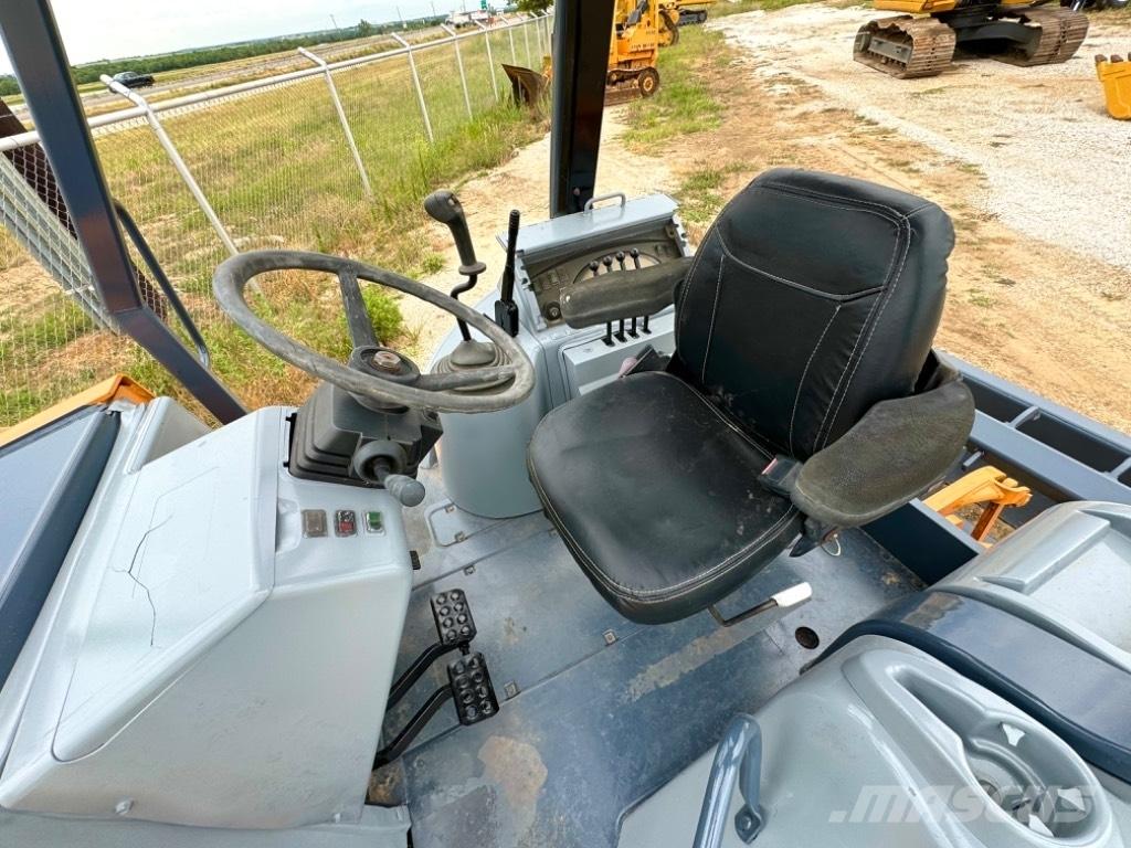 CASE 570 M XT Carregadeiras de rodas