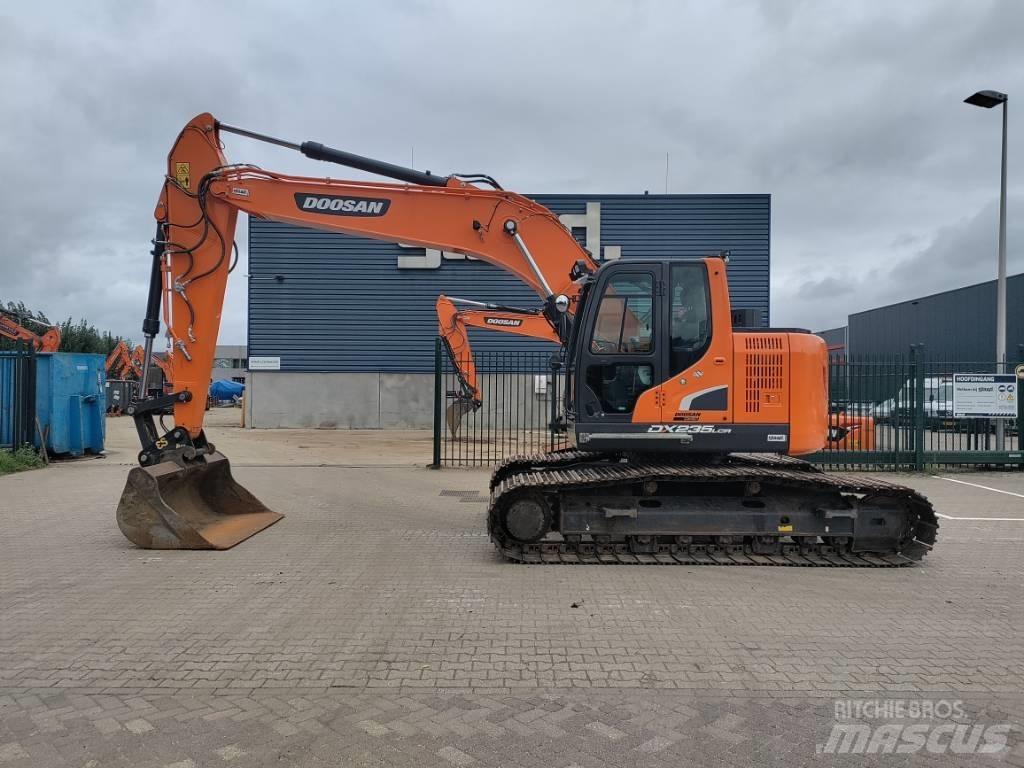 Develon DX235LCR-7 Escavadeiras de esteiras