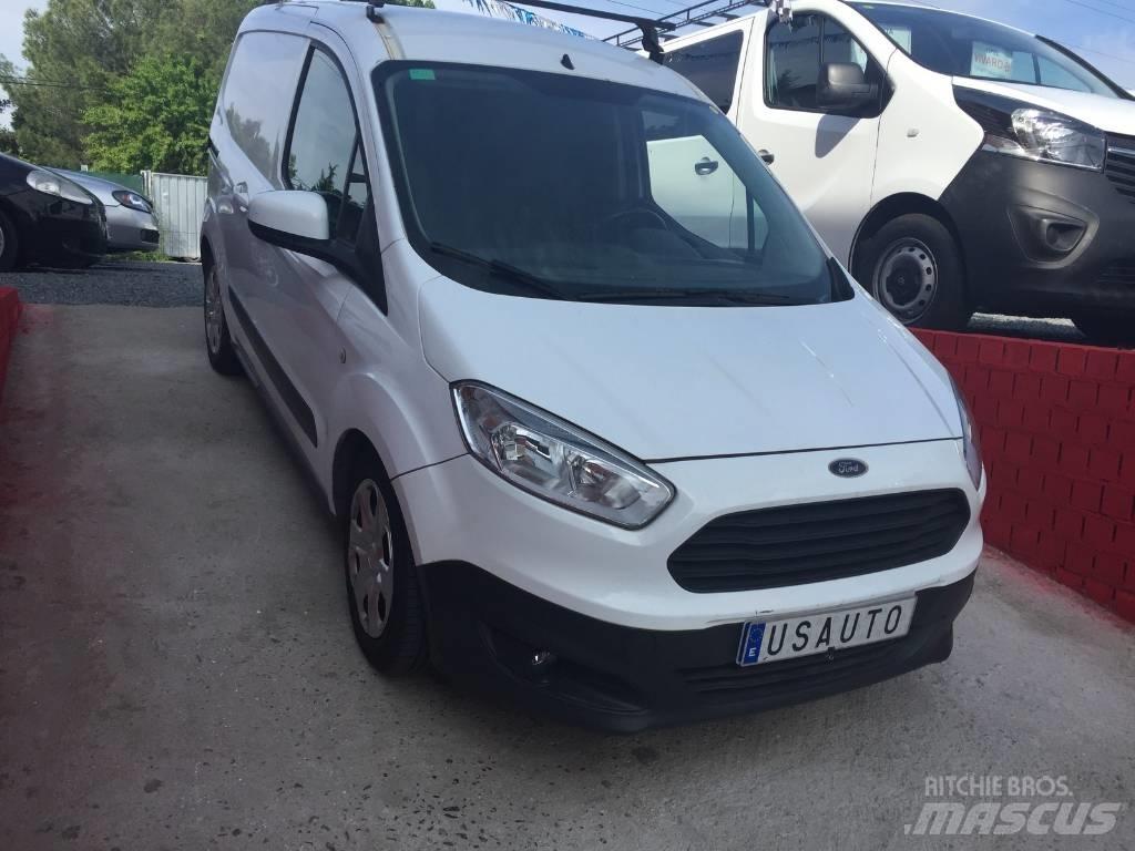 Ford Courier Caixa fechada