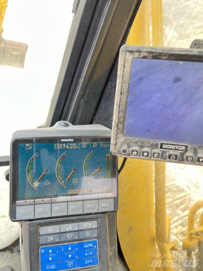 Komatsu PC 240 LC-7 Escavadeiras de esteiras