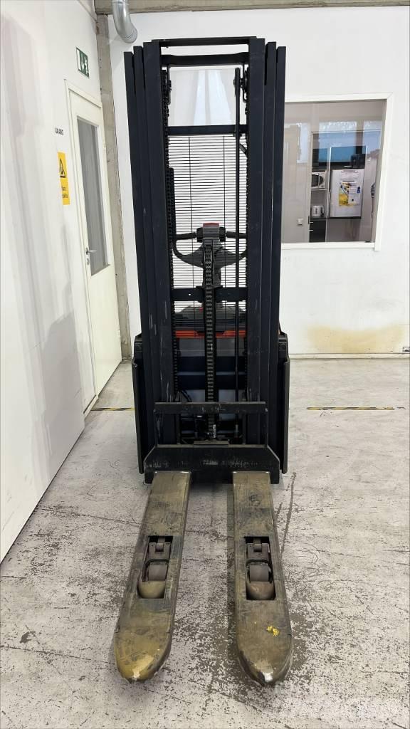 Toyota SWE 120 L Empilhador para operador externo