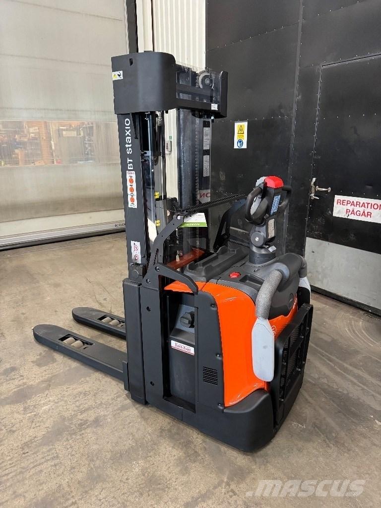 Toyota SPE140L Empilhador para operador externo