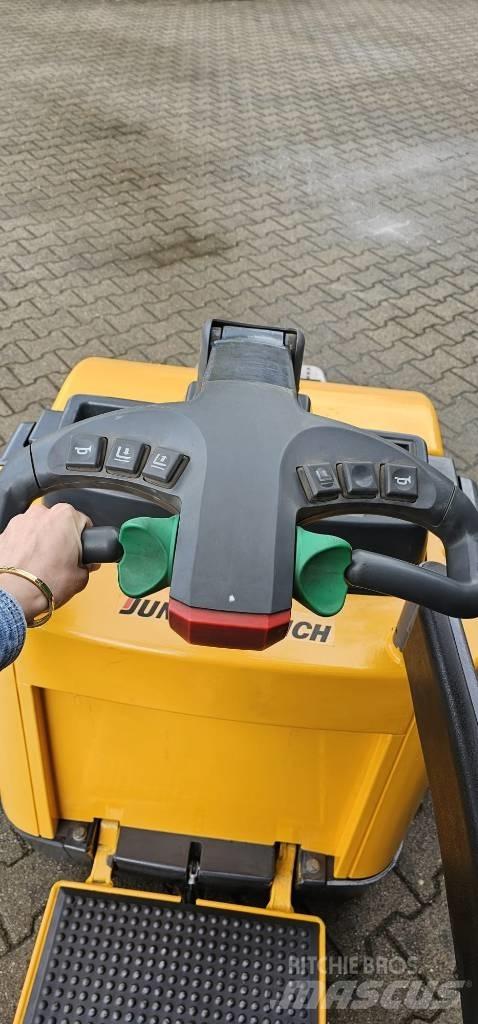 Jungheinrich ERE220 Porta palettes