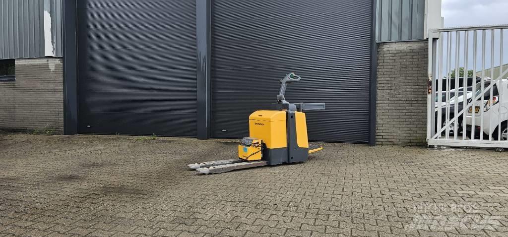 Jungheinrich ERE220 Porta palettes