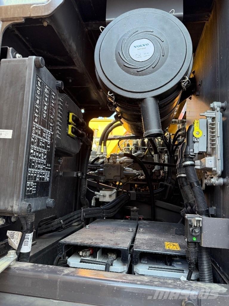 Volvo EC220E Escavadeiras de esteiras