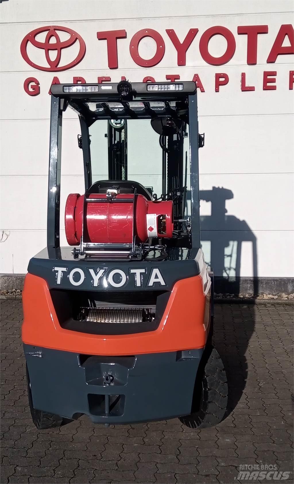 Toyota 02-8FGF30 Empilhadores a gás