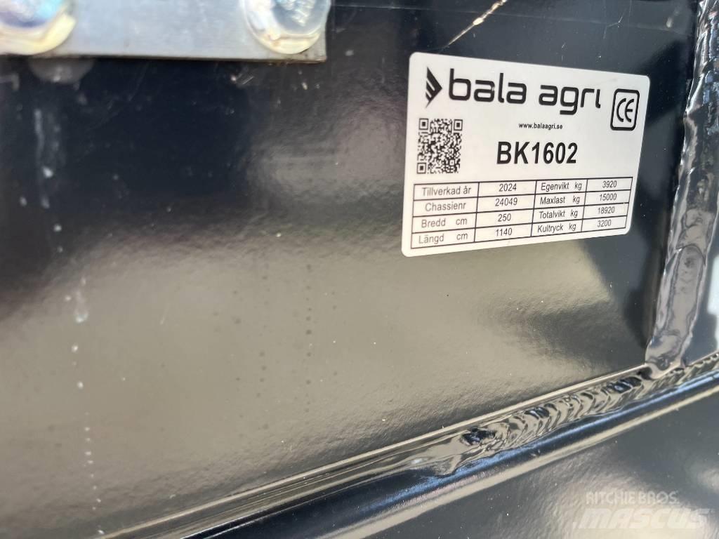 Bala BK 1602 Reboque de fardos
