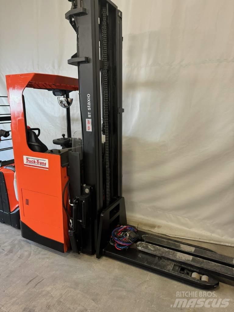 Toyota SRE160L Self propelled stackers