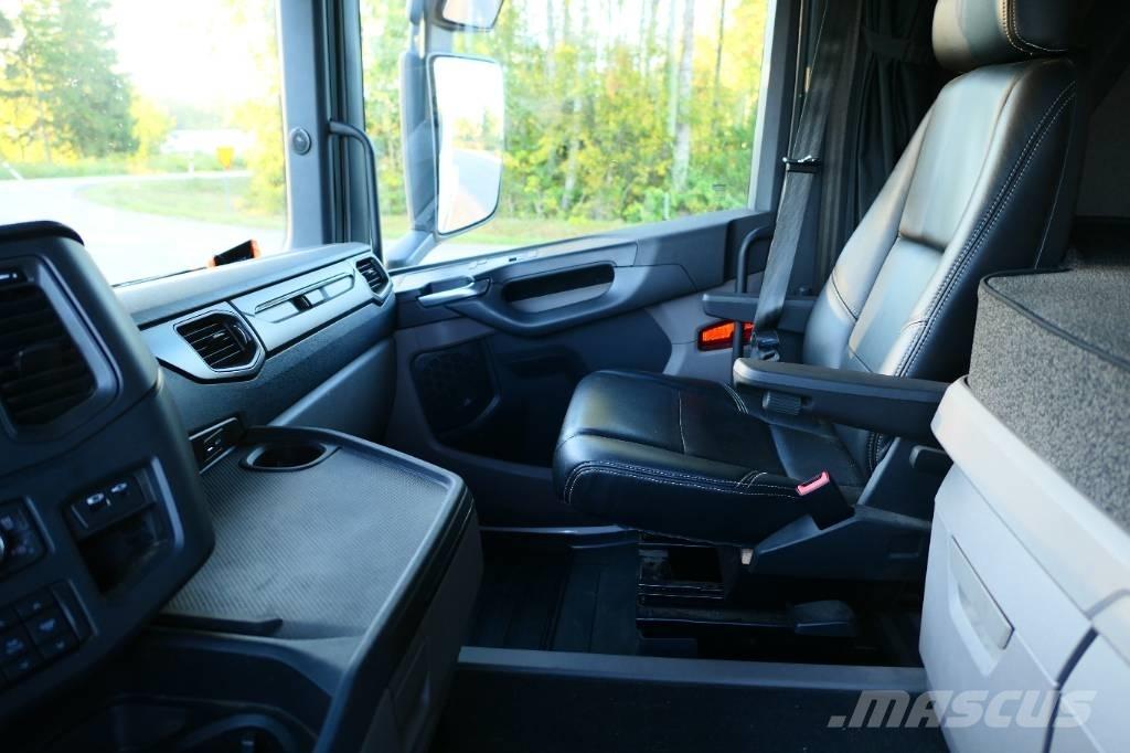 Scania R590B6x2nb Camiões Ampliroll