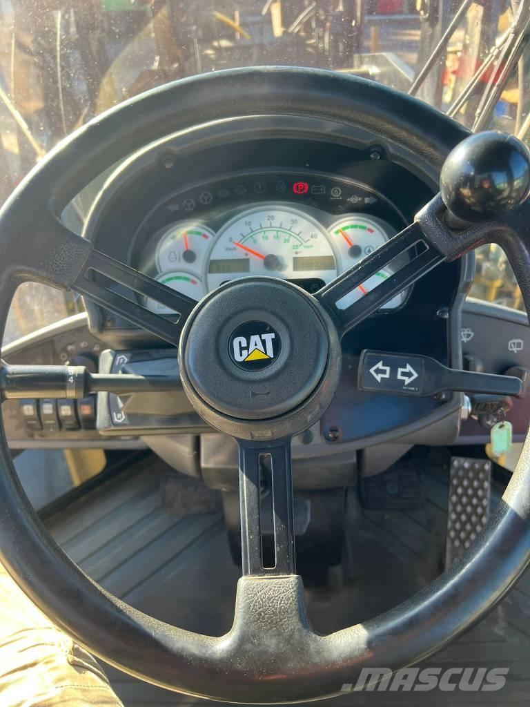 CAT IT 28 G Carregadeiras de rodas