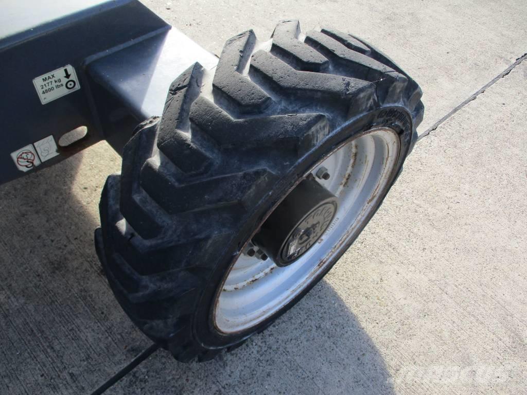 JLG 340 AJ (511) Plataformas de braço compactas auto-propulsão