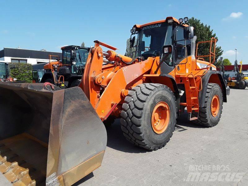 Develon DL350-5 Carregadeiras de rodas