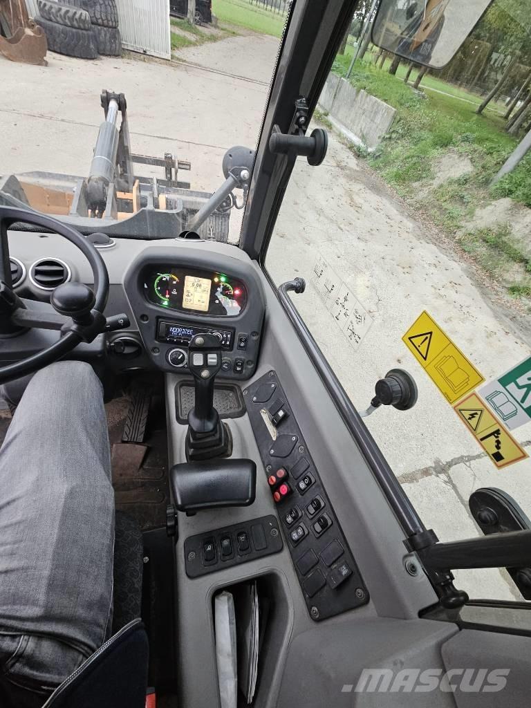 CASE 321F Carregadeiras de rodas