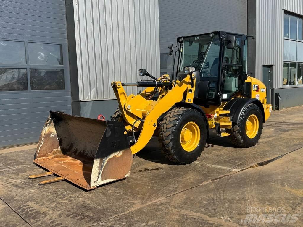 CAT 908M Carregadeiras de rodas