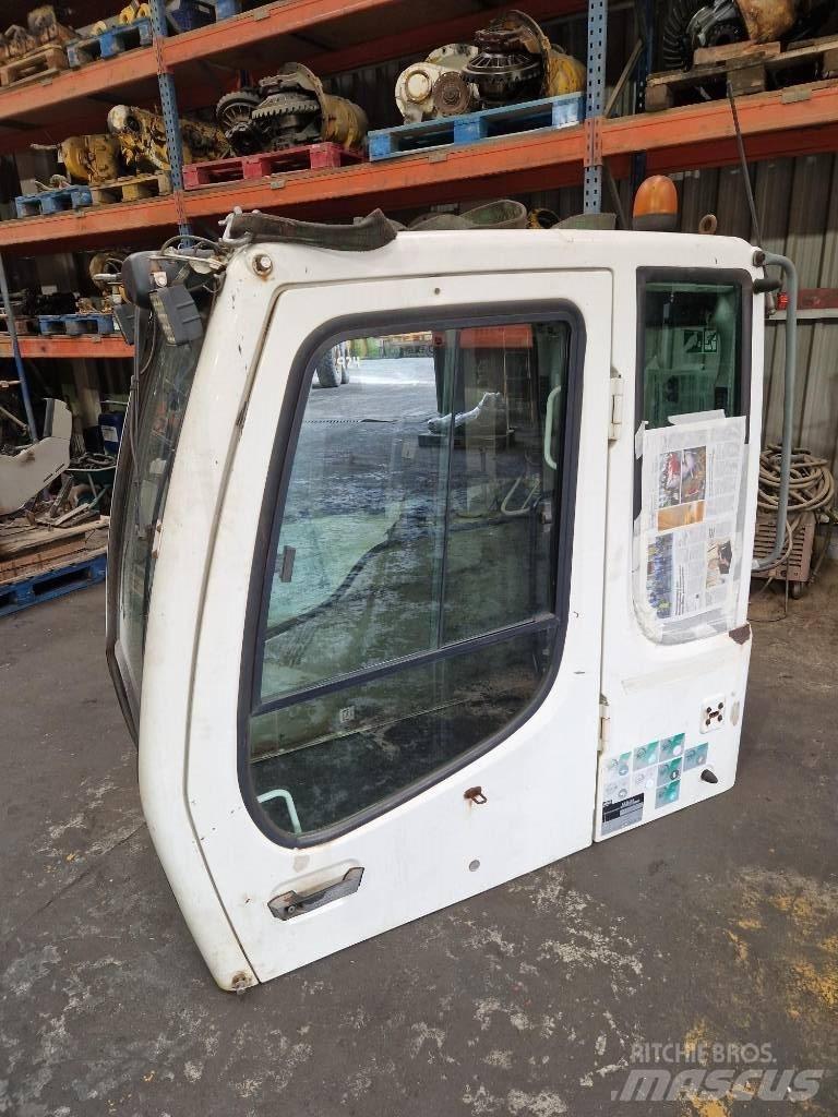 Liebherr A 904 C Cabina
