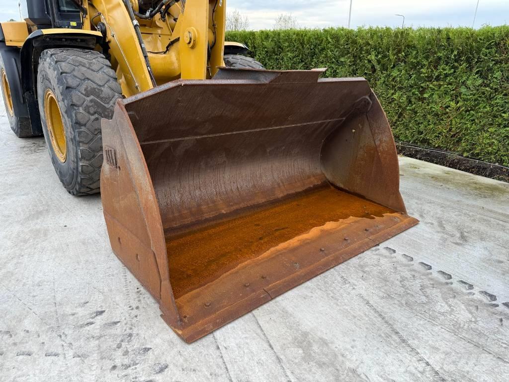 CAT 930 M Carregadeiras de rodas