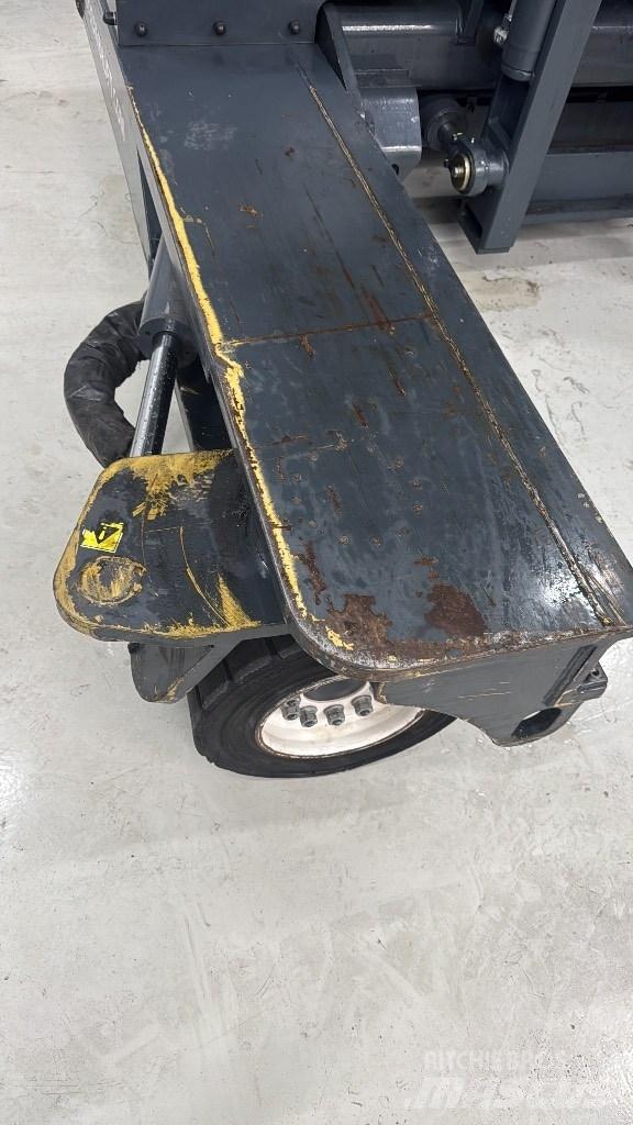 Combilift C 4000 Carregadores laterais