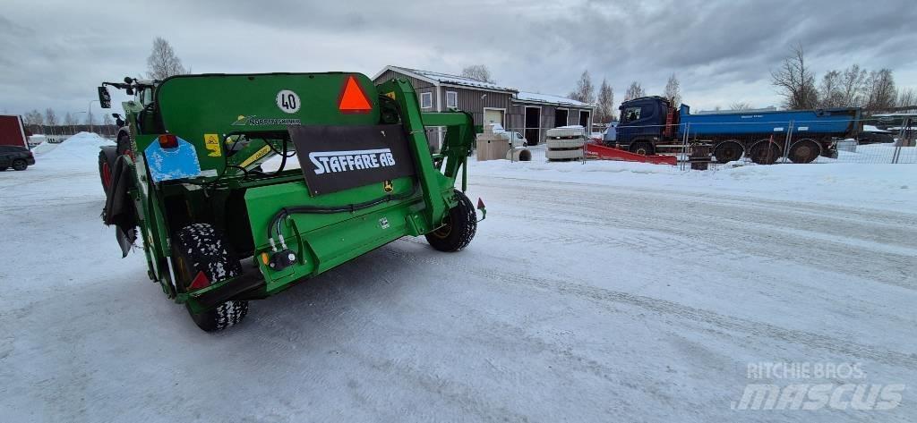 John Deere 835 Gadanheiras-Condicionadoras