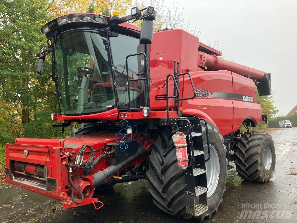 Case IH Axial 8240 Ceifeiras debulhadoras