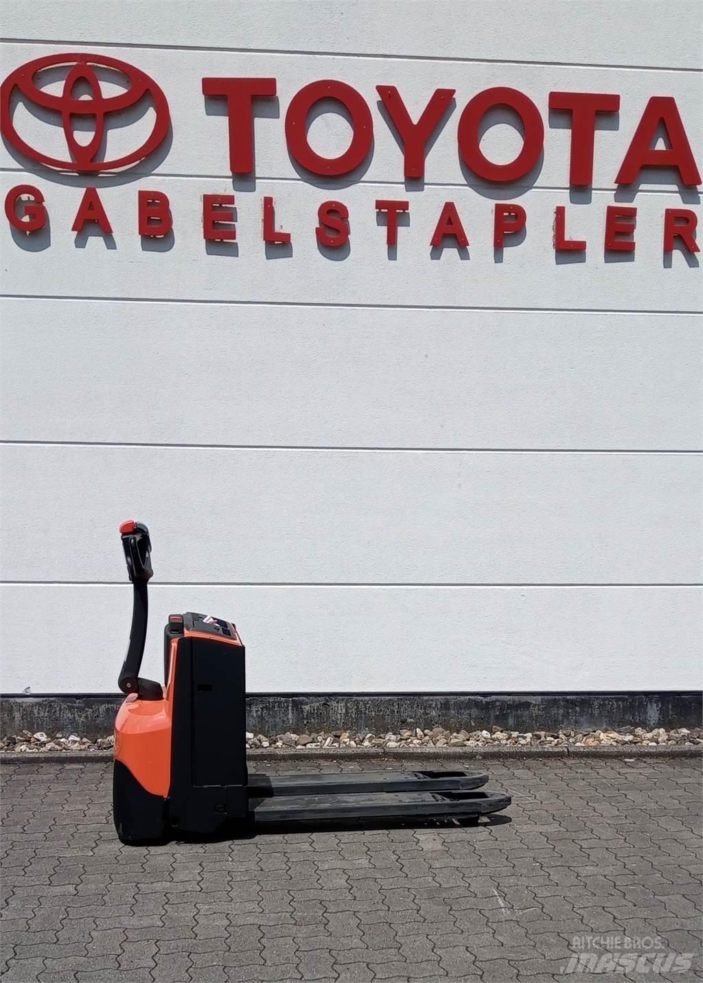 Toyota LWE 160 Porta palettes