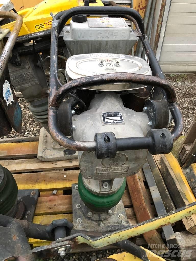 Wacker BS60-2i Saltitões