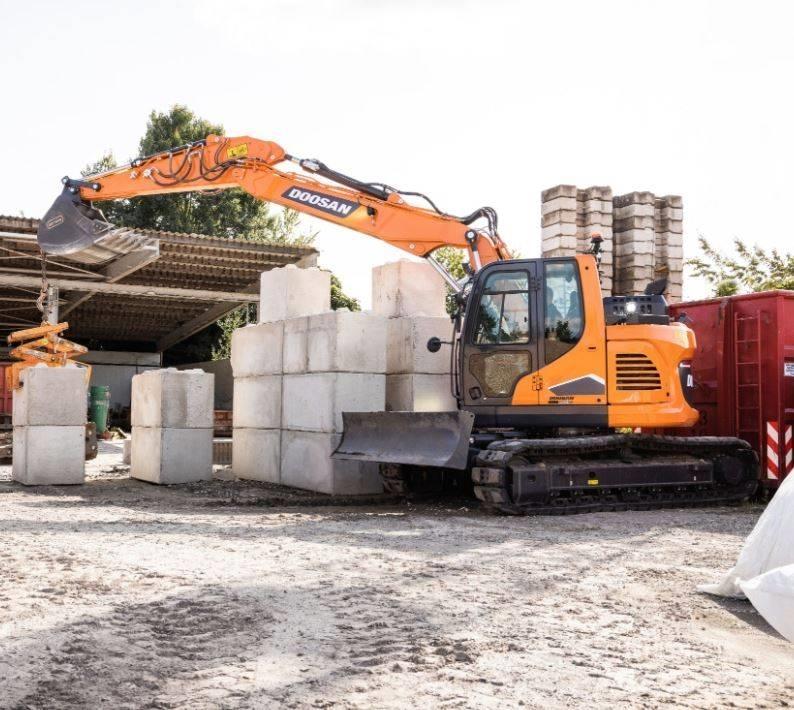 Develon DX140LCR-7 Escavadeiras de esteiras