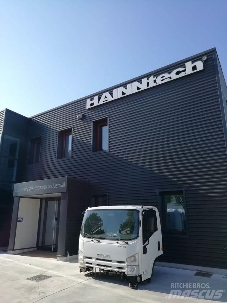 Isuzu NPR 85 "M - P - Q" Cabines e interior