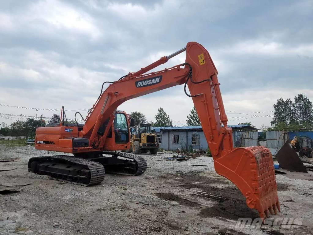 Doosan DX 225 LC Escavadeiras de esteiras