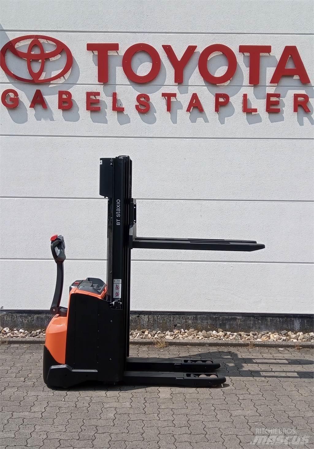 Toyota SWE120L Empilhador para operador externo