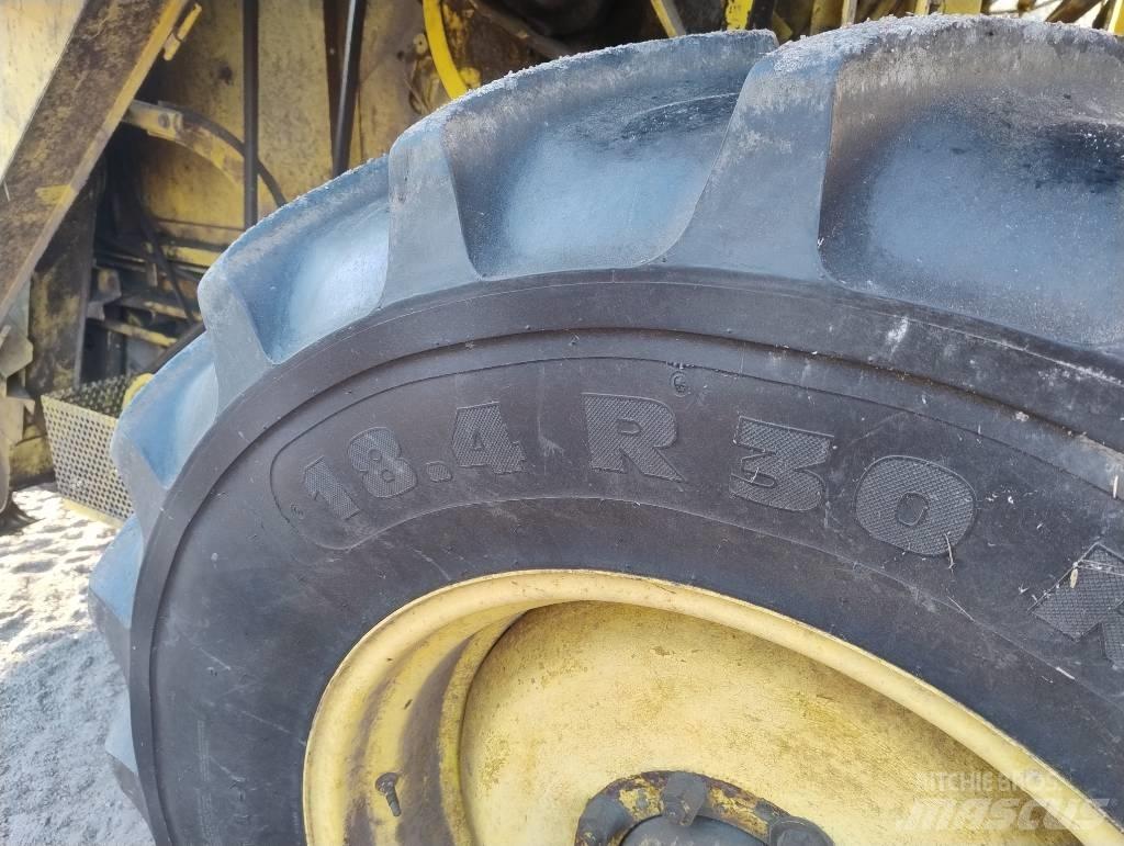 New Holland 8030 Ceifeiras debulhadoras