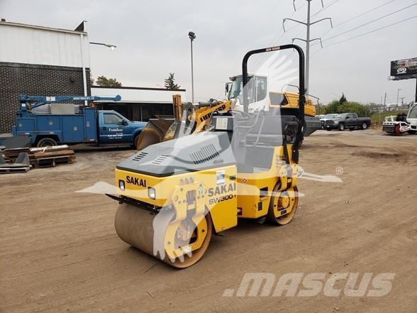 Sakai SW300-1 Cilindros Compactadores monocilíndricos